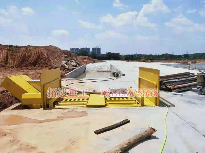 滾軸式洗車(chē)機